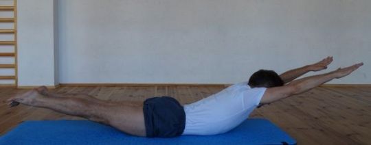 ŚALABHASANA OBIE RĘCE, OBIE NOGI