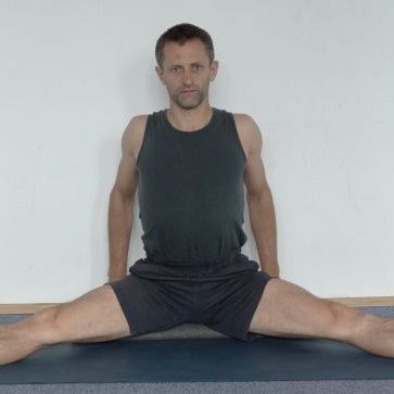 UPAVISTAKONASANA